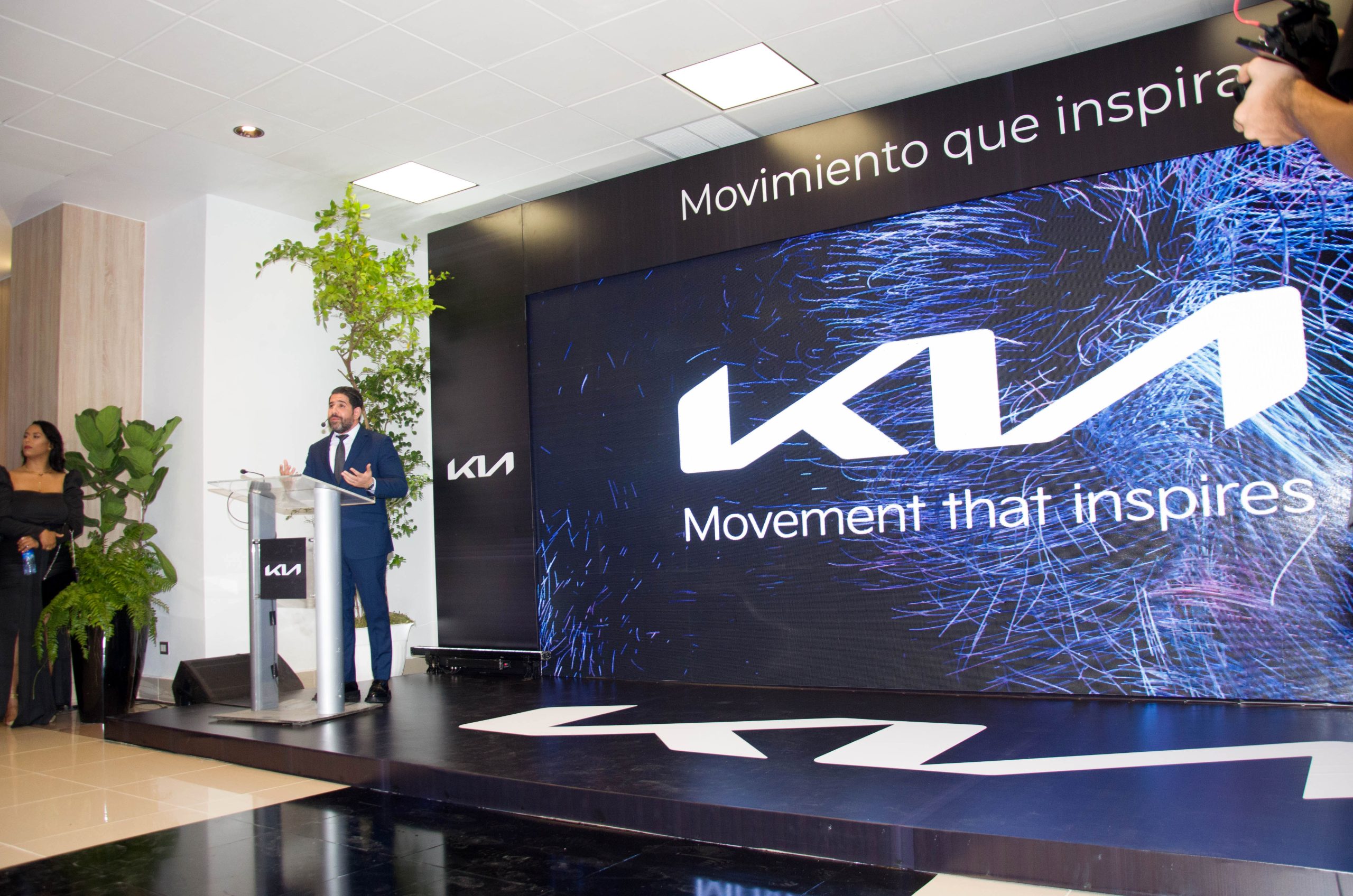 Bajo el slogan “Movimiento que Inspira” Grupo Viamar presenta la nueva imagen de KIA