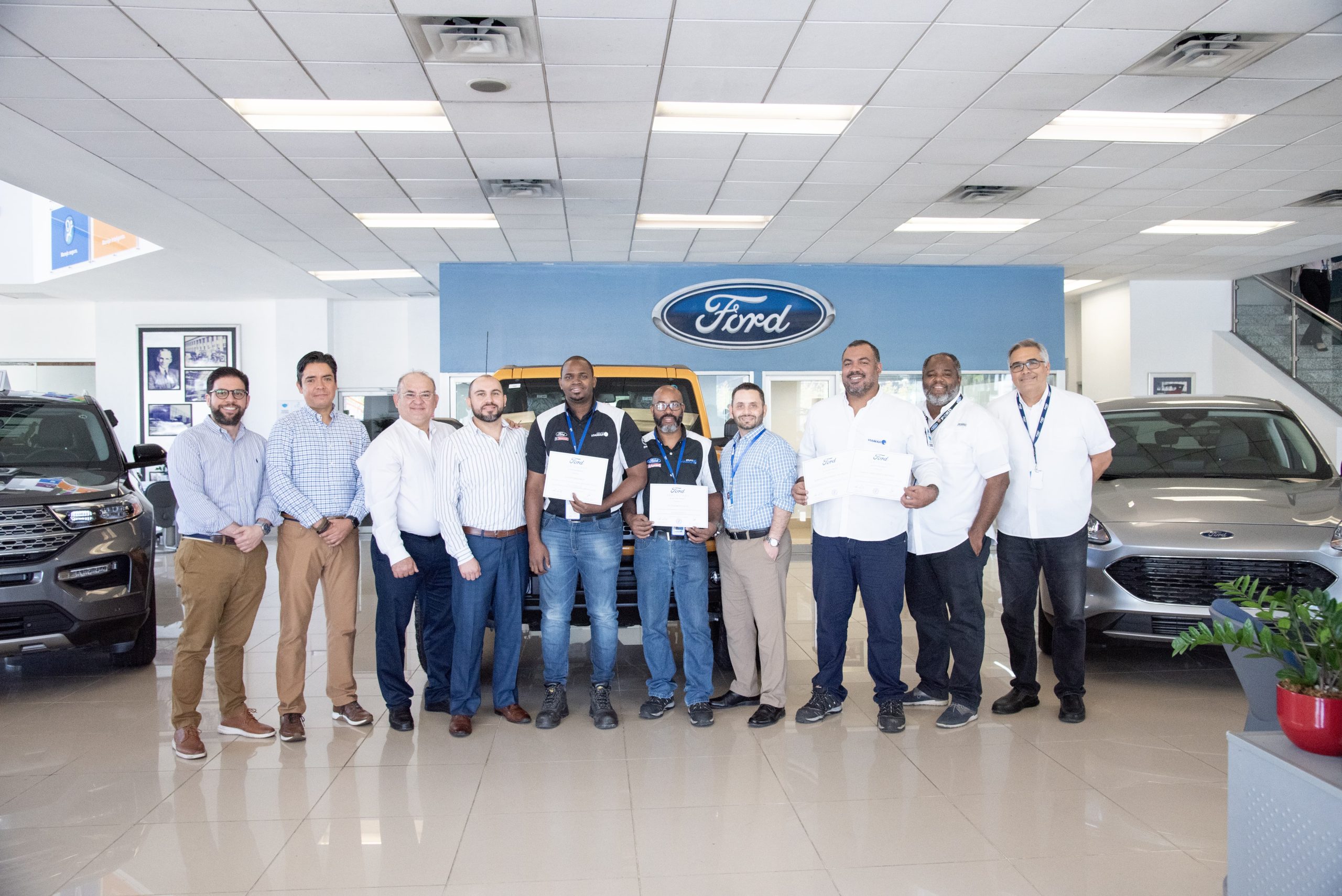 Ford realiza entrega de reconocimientos a colaboradores destacados en Grupo Viamar