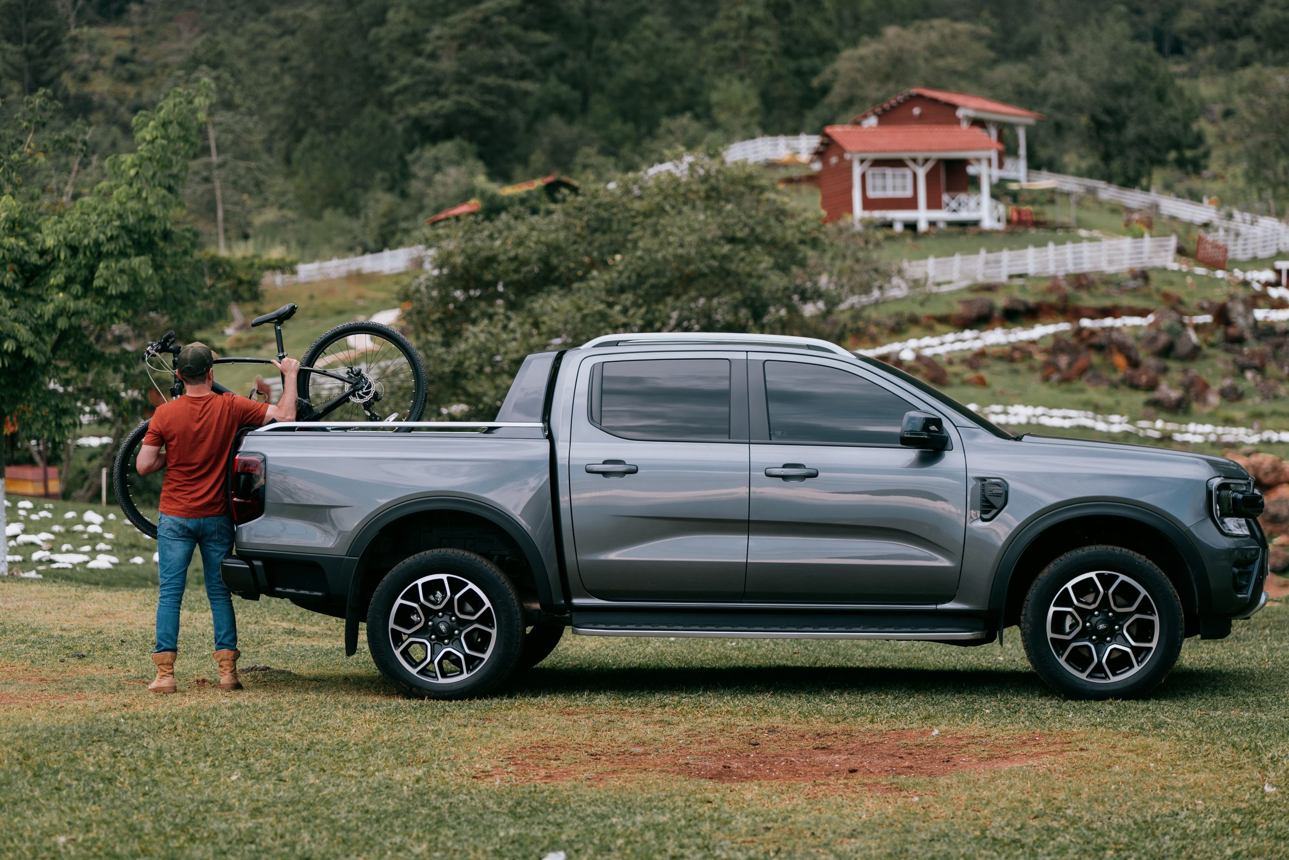 INFORME DE TENDENCIAS DE FORD 2024 DESTACA LA BÚSQUEDA DE LAS PERSONAS POR UN FUTURO MEJOR