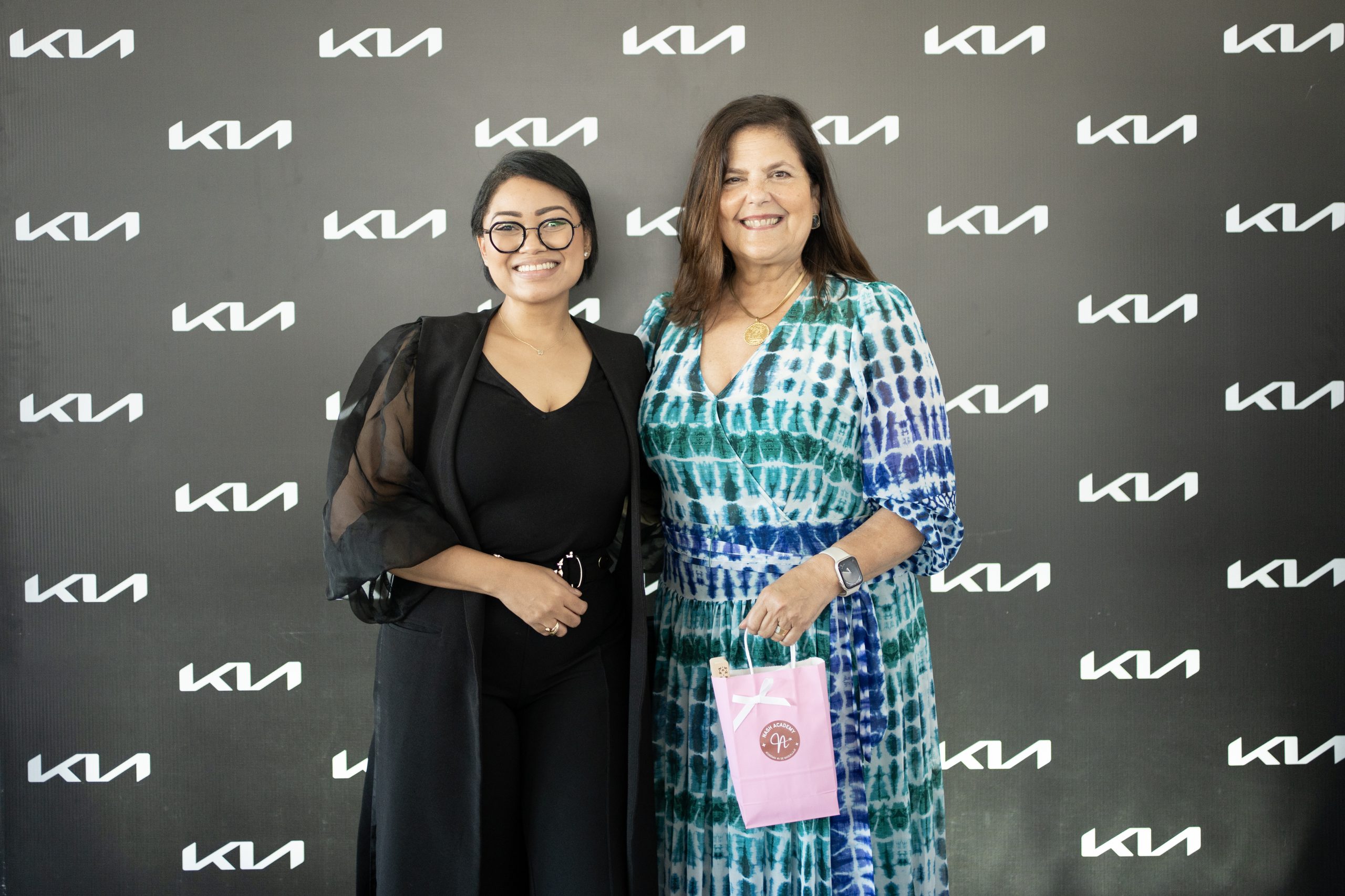 Celebrando la Elegancia y el Empoderamiento: Día de la Mujer con Kia Dominicana