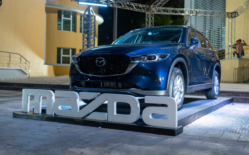 Mazda Dominicana en la obra teatral Lifting: Por más que me opere, no me encuentro