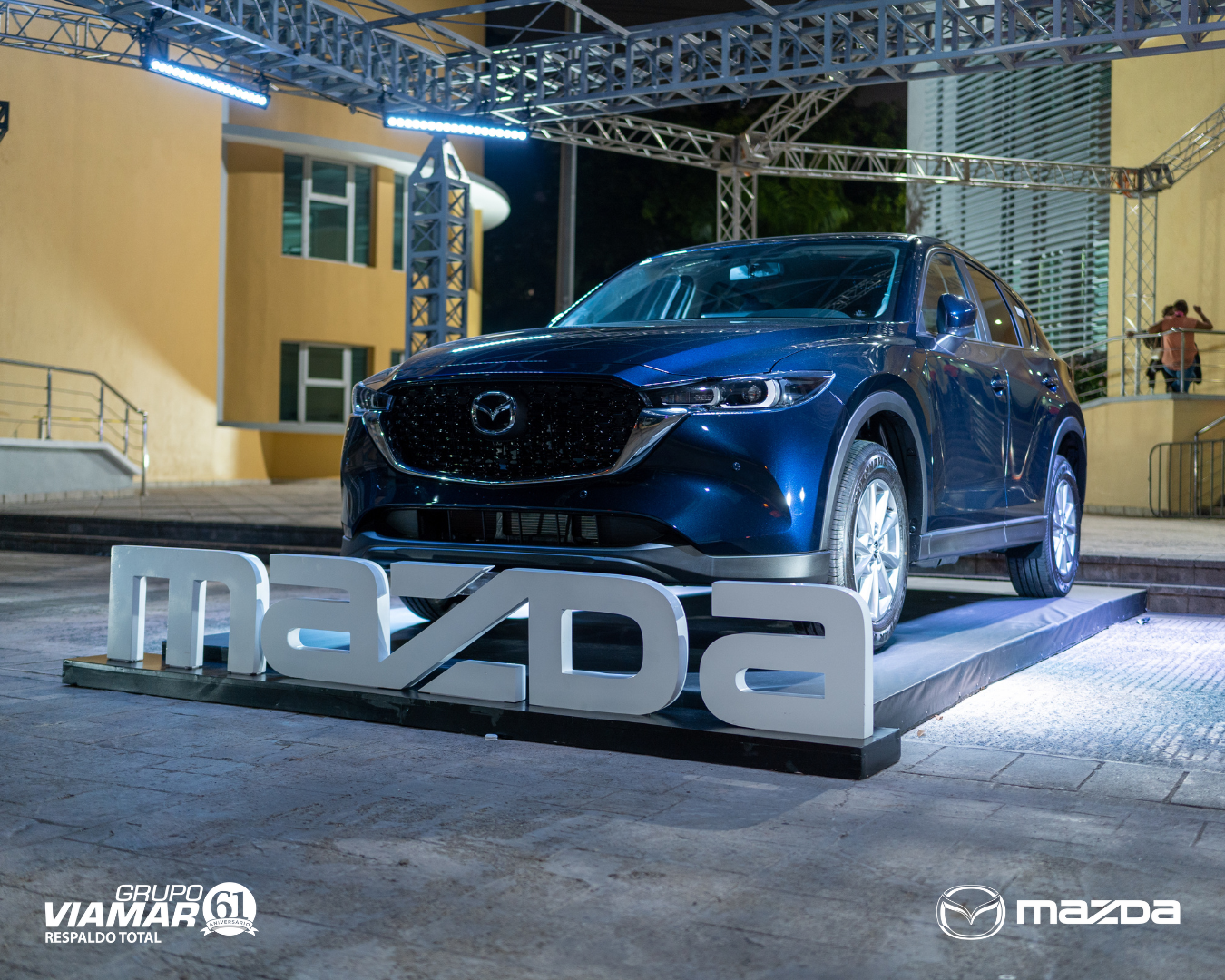 Mazda Dominicana en la obra teatral Lifting: Por más que me opere, no me encuentro