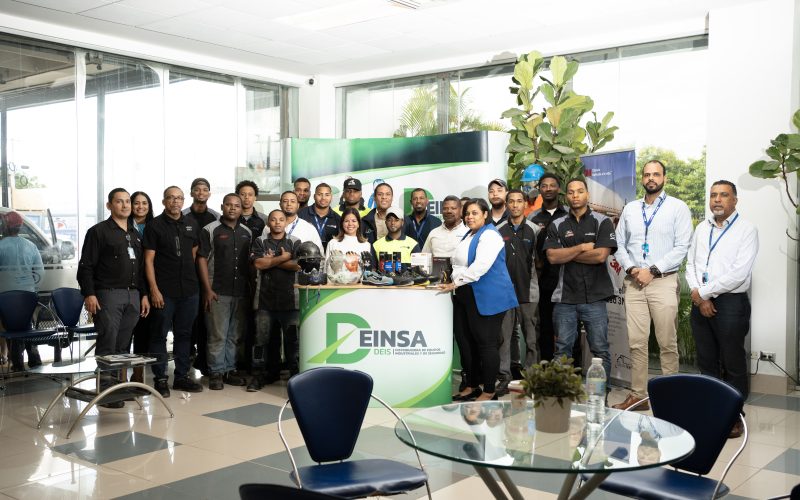 Grupo Viamar impulsa el futuro con charla sobre Seguridad e Inteligencia Artificial.