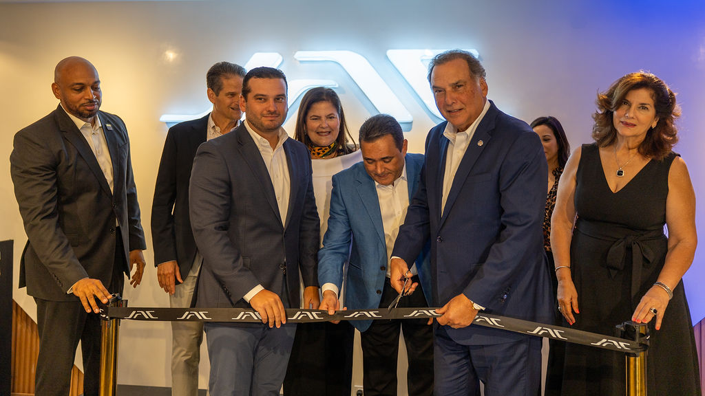 JAC Motors presenta su imponente showroom en el Ensanche Naco con el lanzamiento exclusivo del modelo T9