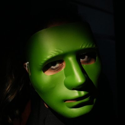 KIA República Dominicana apoya el talento teatral local con su presencia en la obra “Anomalía”