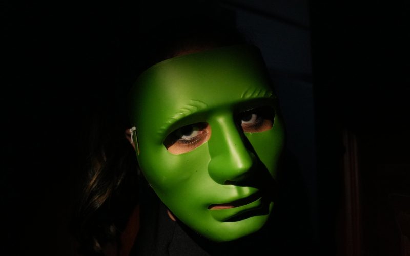 KIA República Dominicana apoya el talento teatral local con su presencia en la obra “Anomalía”