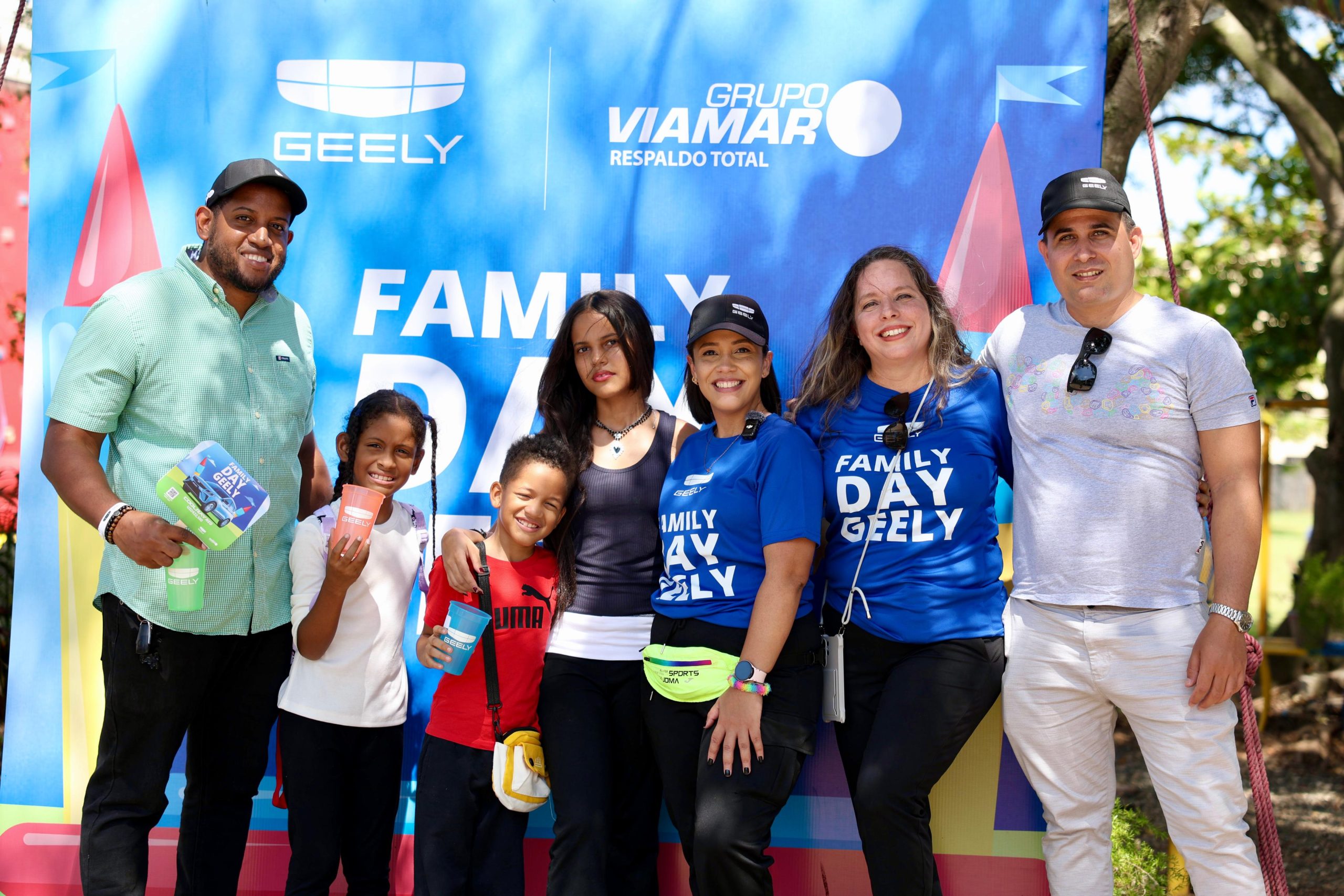 Geely celebra Family Day y presenta dos nuevos modelos en República Dominicana