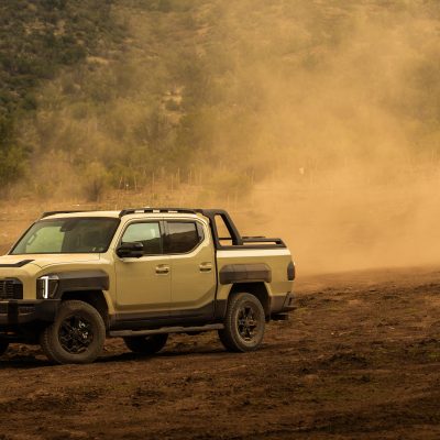 Kia Tasman llega a América Latina: un audaz debut en Chile con aventura e innovación.