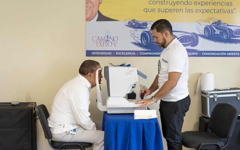 Grupo Viamar continúa con la “Ruta del Bienestar”: empleados participan en la “Optimax Jornada Visual”