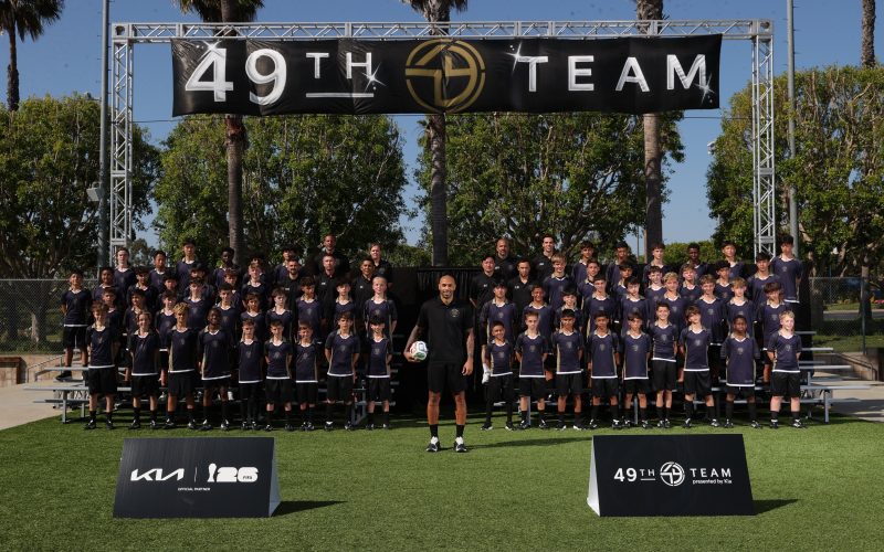 Kia reúne a jóvenes jugadores de fútbol de todo el mundo en la Kia OMBC Cup 2026™