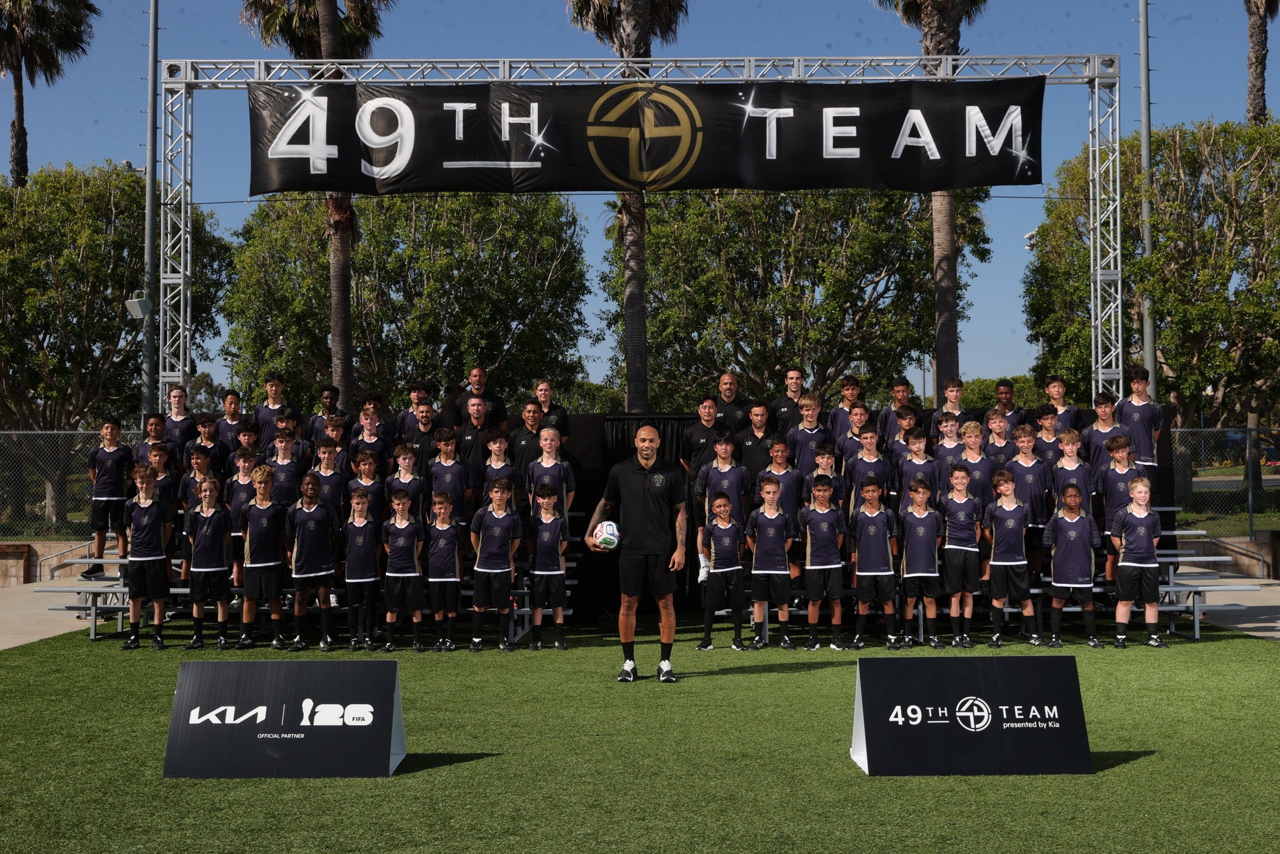 Kia reúne a jóvenes jugadores de fútbol de todo el mundo en la Kia OMBC Cup 2026™