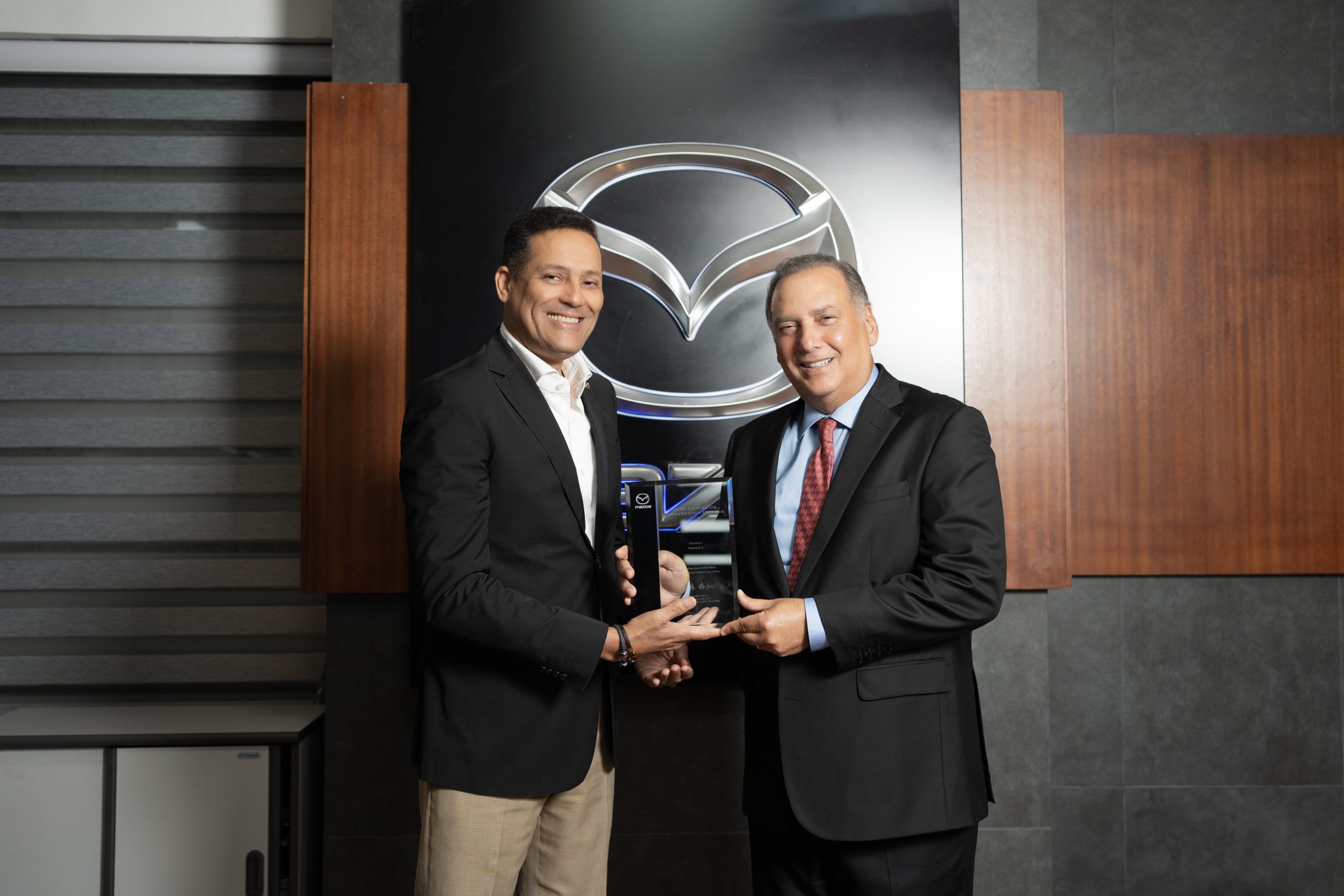 MAZDA DOMINICANA RECIBE RECONOCIMIENTO INTERNACIONAL POR SU CRECIMIENTO EN VENTAS