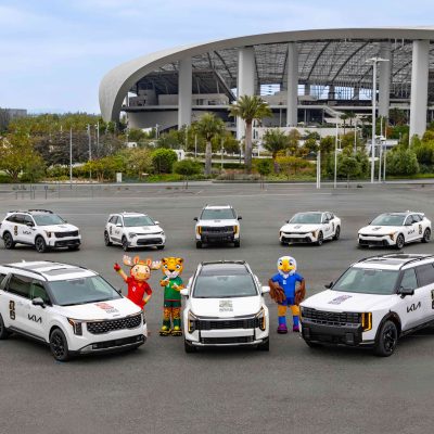 Kia marca un hito global de la Copa Mundial de la FIFA 2026™ con la entrega oficial del vehículo