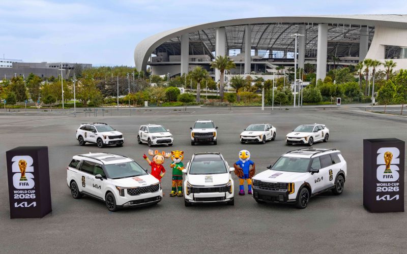 Kia marca un hito global de la Copa Mundial de la FIFA 2026™ con la entrega oficial del vehículo